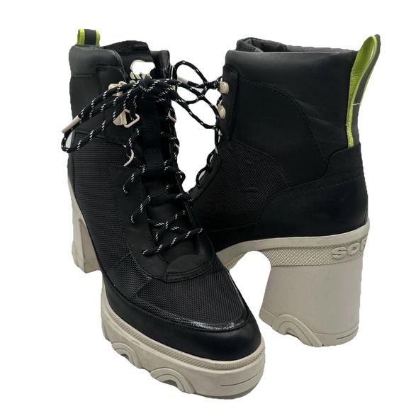 Sorrel Brex Black & WhiteGreen Pull Tab Platforms Size 9.5MSRP $321